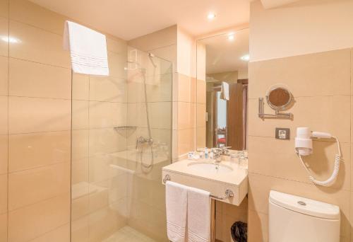 Hotel THe Corralejo Beach - image 3