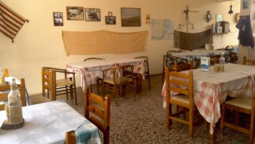 Zakros village rooms - image 8