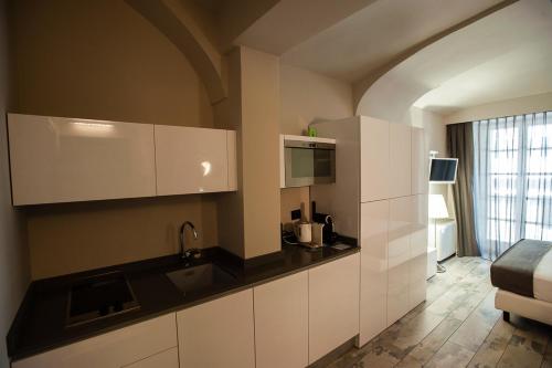 Executive Studio image 2