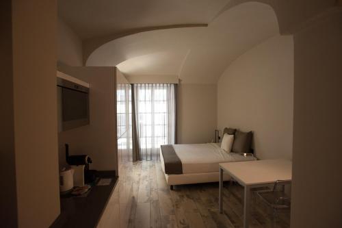 Executive Studio image 6