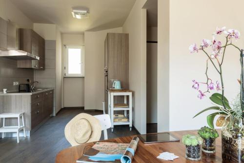 Numero Due Piazza Mazzini - byMyHomeinComo - image 10