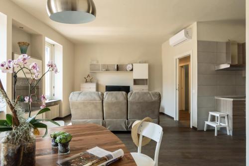 Numero Due Piazza Mazzini - byMyHomeinComo