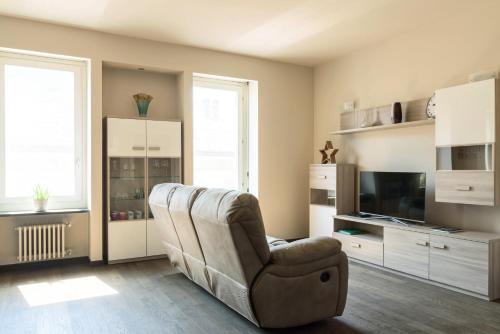 Numero Due Piazza Mazzini - byMyHomeinComo - image 3