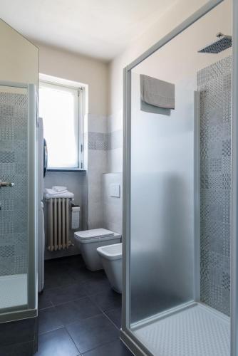Numero Due Piazza Mazzini - byMyHomeinComo - image 6