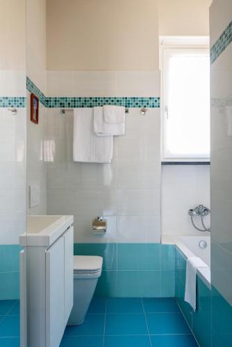 Numero Due Piazza Mazzini - byMyHomeinComo - image 9