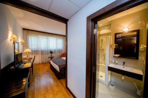 Best Western Central Hotel - image 6