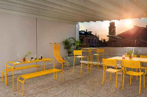  BnBiz - Coworking Hotel in Fiorenzuola dʼArda