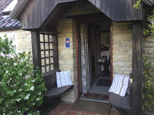 Picture of Moat Cottage Barns