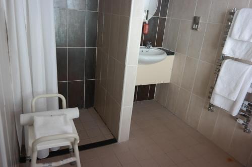 2 twin beds