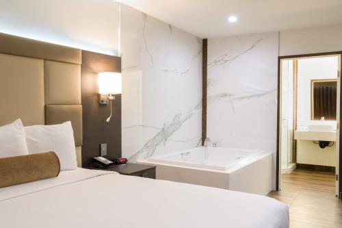 โรงแรมไซโล (Hotel Xilo) near สวนสาธารณะกริฟฟิธ