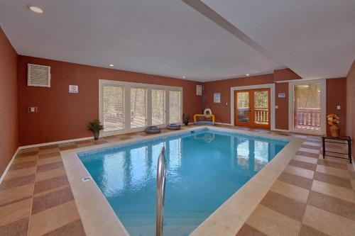 Sweet Tranquility Pool Lodge - Apartment - Cosby