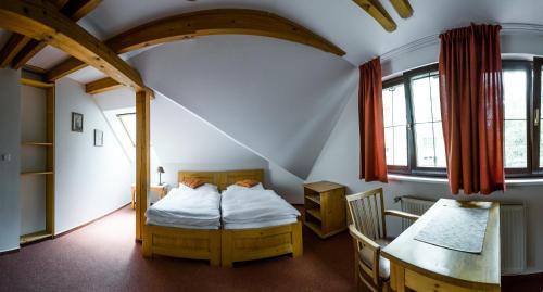 Radegastova chalupa Room Type - Twin Room with Extra Bed