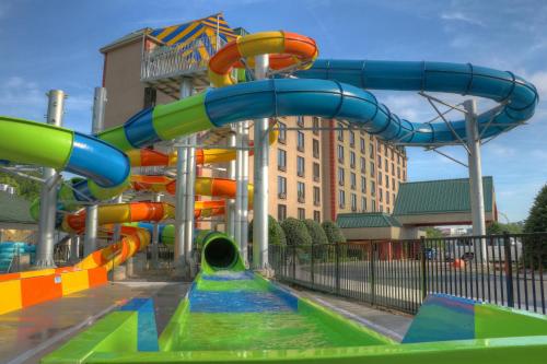 Country Cascades Waterpark Resort