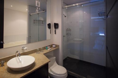 111191493 Hotel 104 Art Suites