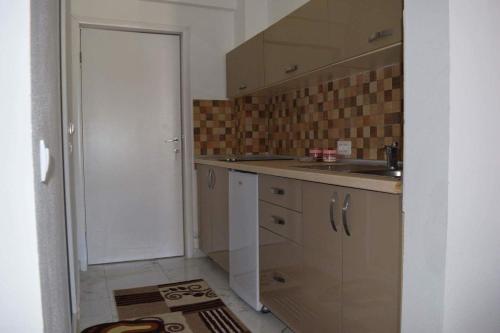 Leli Apartments - image 5
