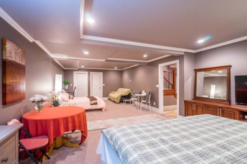 Vancouver Yuelai Guesthouse in โคควิตแลม (BC)