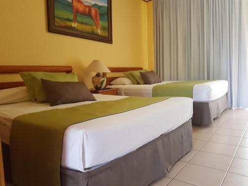 Standard Room image 8