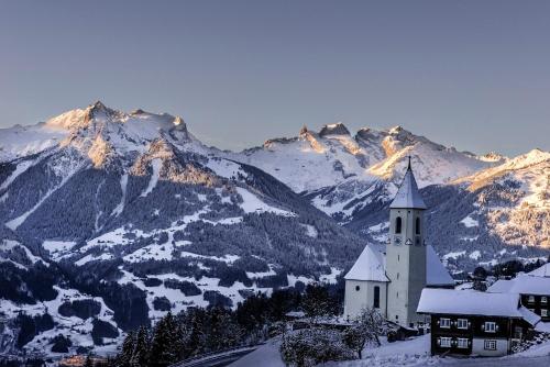 Aparthotel Tschanun Garni - image 3