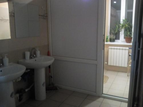 Guest House on Stasova 59 - image 7