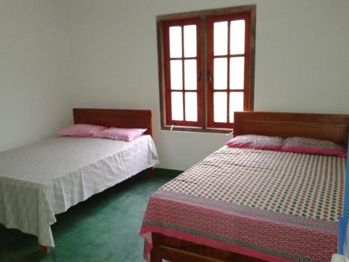 2 double beds