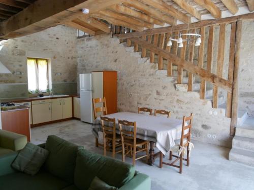 Kitchen, Gites de la Grande Ferme in Avernes