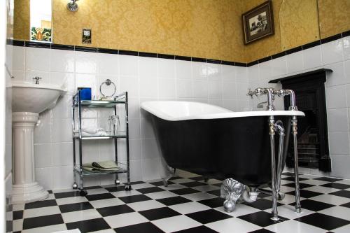Beechwood Hotel - image 2
