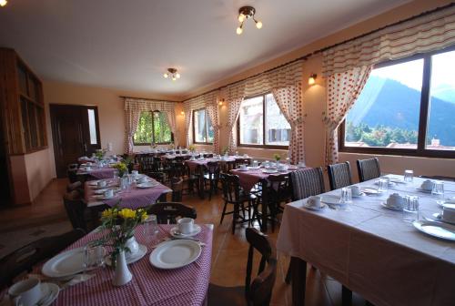 Restaurante, Georgio's V Chalet Kalavrita in Kalavryta