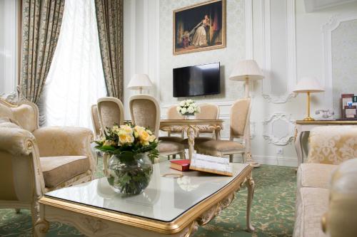 The State Hermitage Museum Official Hotel