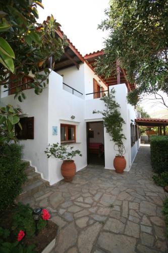  Anemoesa, Pension in Batsi