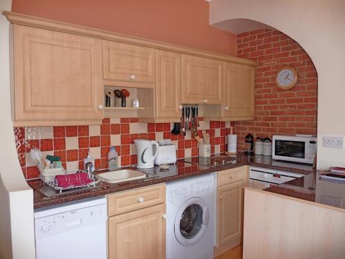 Skene Terrace Apartments - image 6