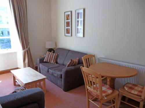 Skene Terrace Apartments - image 2