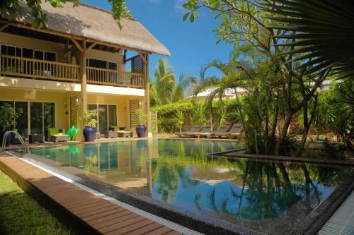 ทางเข้า, โอเชียน วิลลา (Ocean Villas) in กรองด์ แบ