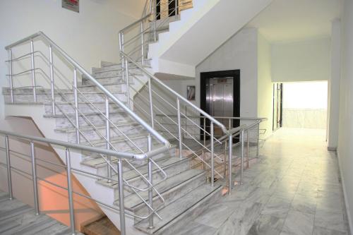Luxury Blloku Tirana Apartment - image 2