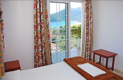 Hotel Emerald - image 8