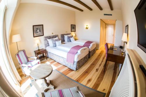 2 twin beds