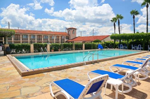 Swimming pool, La Fiesta Ocean Inn & Suites in St. Augustine (FL)