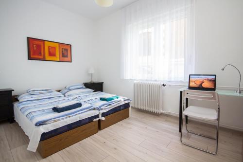 Andrássy Apartment with Inside Parking - image 4