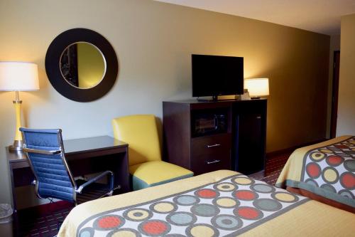 Super 8 by Wyndham Homewood Birmingham Area