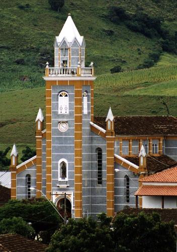 Pousada Moporã, a antiga pousada do Waldir, com amplas suítes no centro de Aiuruoca