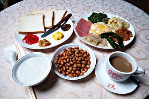 Restaurant, Beverly commercial motel in Luzhu District