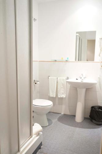 AHC Hoteles - image 7