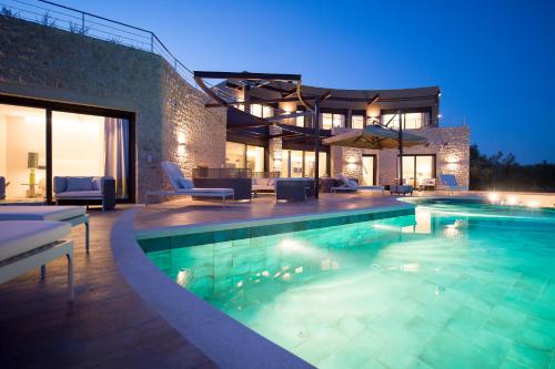  Luxury Villa The Olive Retreat, Unterkunft in Romanós