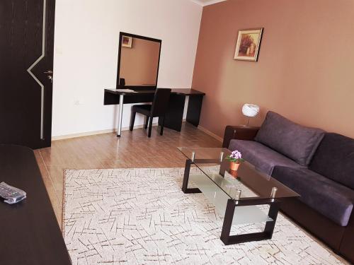 Central Guest Rooms - image 7