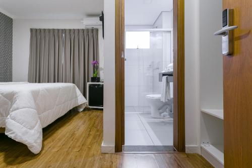1 double bed, 1 twin bed