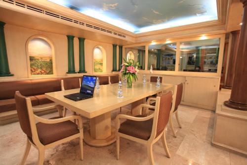 Business center, Hotel Royal Reforma in Mexico City