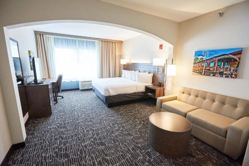 المرافق, Gundersen Hotel & Suites in La Crosse City Center