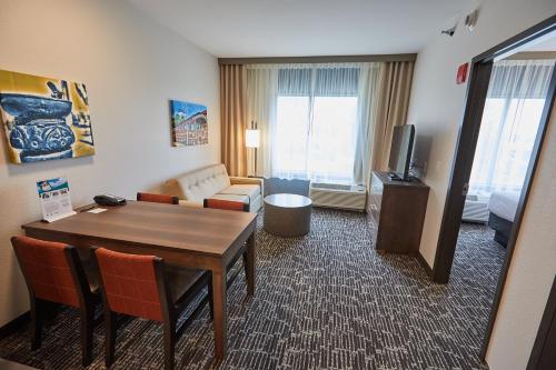 Gundersen Hotel & Suites in La Crosse, USA