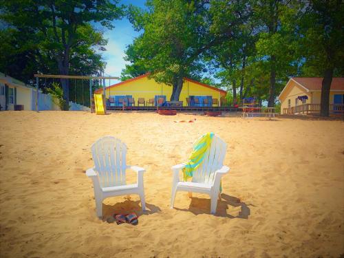 Gold Coast Family Cottages in Oscoda, USA