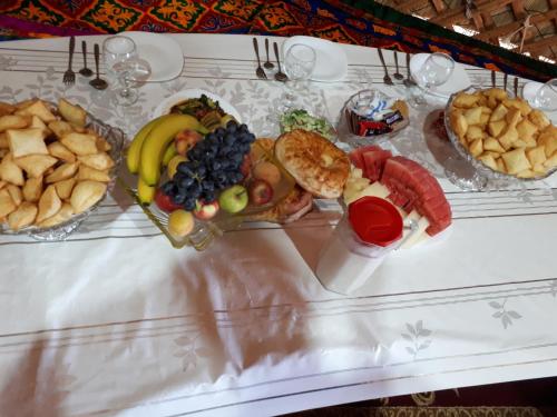 Ēdiens un dzērieni, Yurt camp Meiman Ordo in Bulan Sogottuu