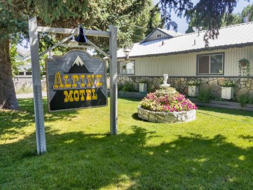 . Alpine Motel